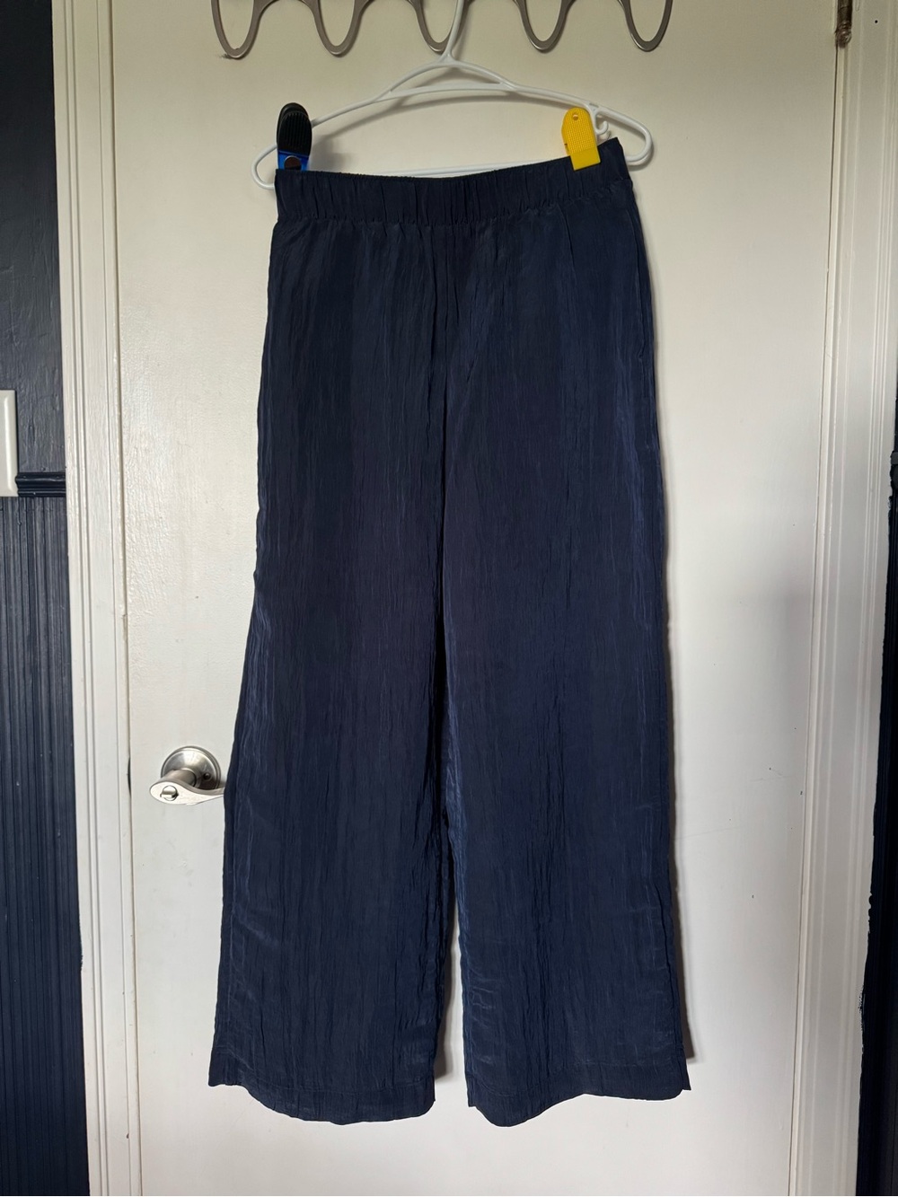 Abercrombie & Fitch Navy Wide-Leg Crinkle Texture Pull on Pants